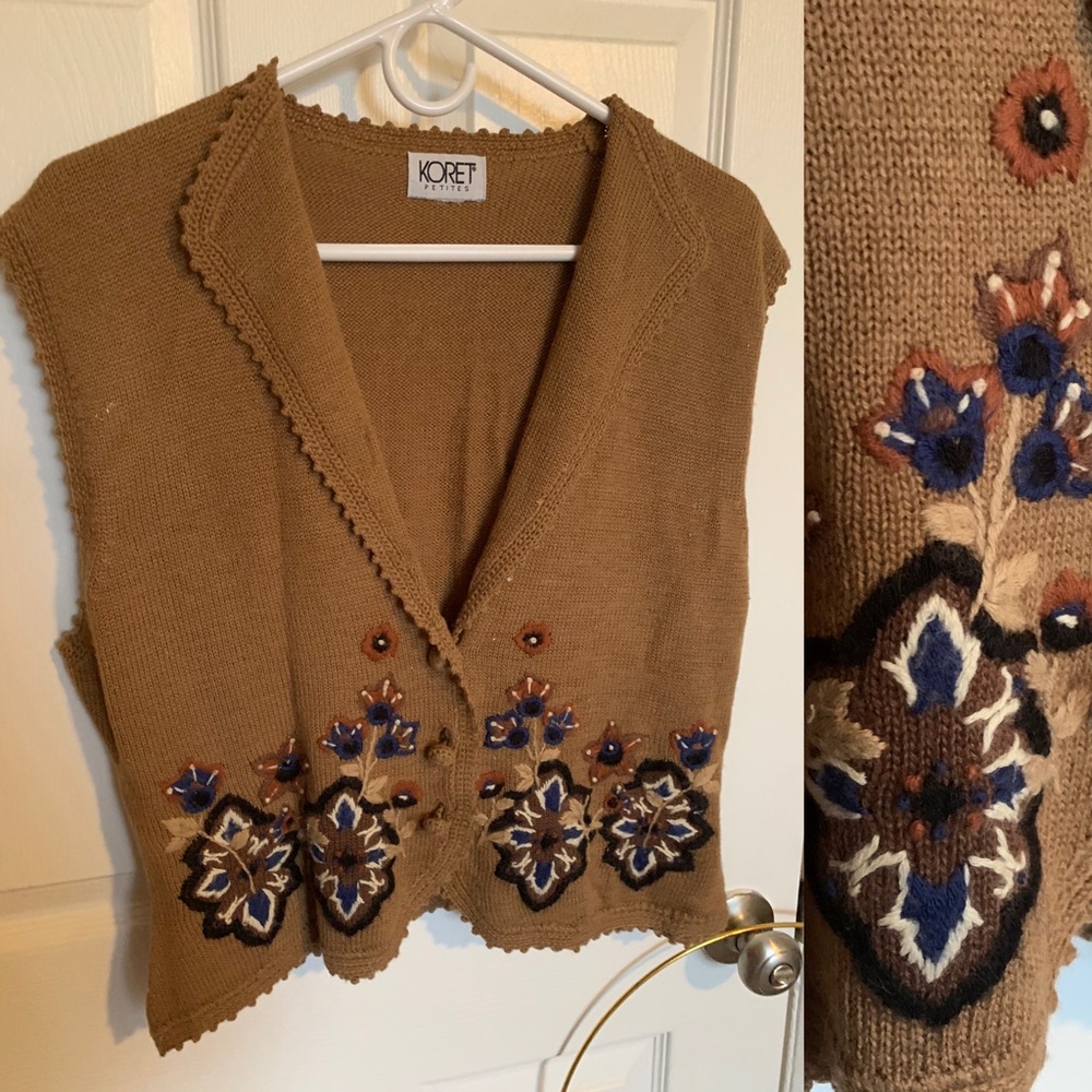 ✨FINAL✨Vintage Embroidered Sweater